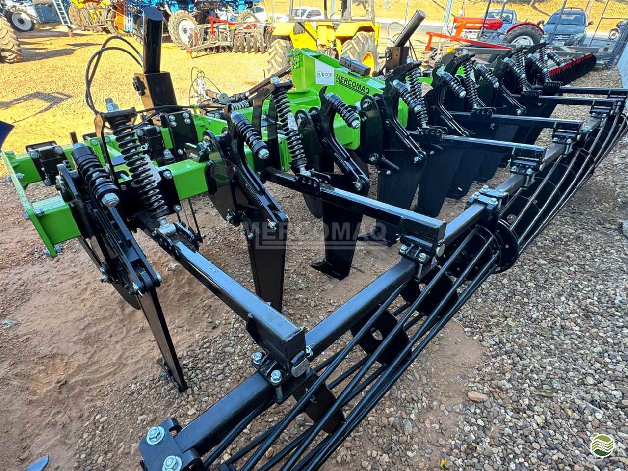 IMPLEMENTOS AGRICOLAS DESCOMPACTADOR DESCOMPACTADOR DE SOLO Mercomaq - JAN PRIMAVERA DO LESTE MATO GROSSO MT